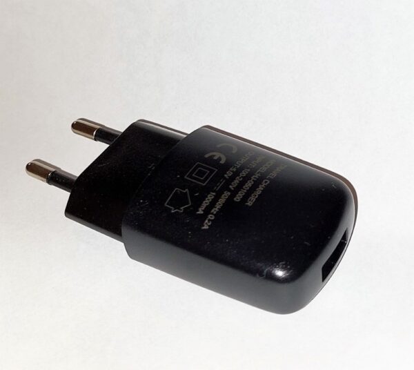 220usb5.jpg GT03 Gps nyomkövető USB hálózati töltő adapter