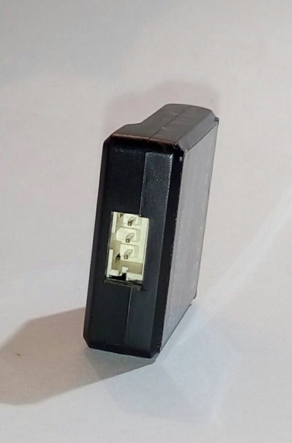usb5_liion.jpg GT03 GPS nyomkövető akkumulátor töltő adapter Be_USB5V Ki_Li-ion 3.7-4.2V